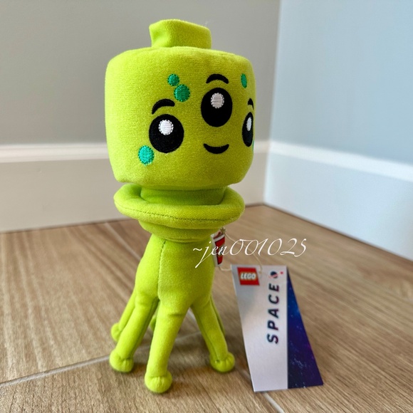 LEGO Slurpie Alien Plush Green  - LEGO x Target Plush Space Toy - Picture 7 of 13